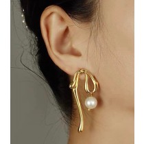 【現貨】法式小眾．優雅女伶 設計款 扭結珍珠925銀針耳環